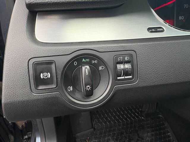 Синій Фольксваген Пассат Варіант, об'ємом двигуна 1.8 л та пробігом 237 тис. км за 6590 $, фото 10 на Automoto.ua