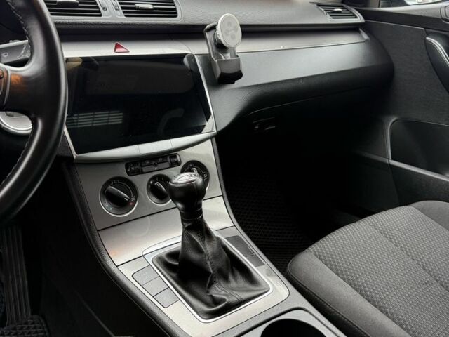 Синий Фольксваген Пассат Вариант, объемом двигателя 1.8 л и пробегом 293 тыс. км за 6700 $, фото 7 на Automoto.ua