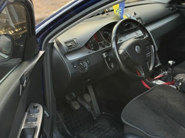 Синій Фольксваген Пассат Варіант, об'ємом двигуна 1.8 л та пробігом 220 тис. км за 7100 $, фото 1 на Automoto.ua