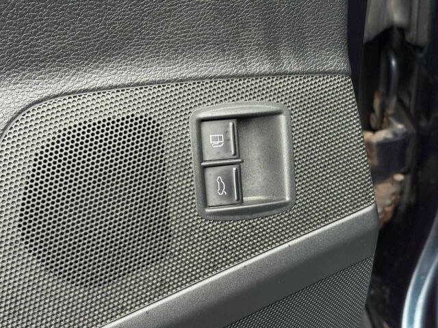 Синій Фольксваген Пассат Варіант, об'ємом двигуна 1.8 л та пробігом 237 тис. км за 6590 $, фото 8 на Automoto.ua