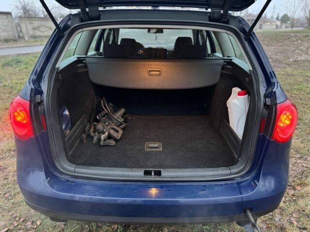 Синий Фольксваген Пассат Вариант, объемом двигателя 2 л и пробегом 277 тыс. км за 3333 $, фото 14 на Automoto.ua