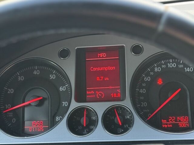 Синій Фольксваген Пассат Варіант, об'ємом двигуна 1.8 л та пробігом 220 тис. км за 7100 $, фото 5 на Automoto.ua