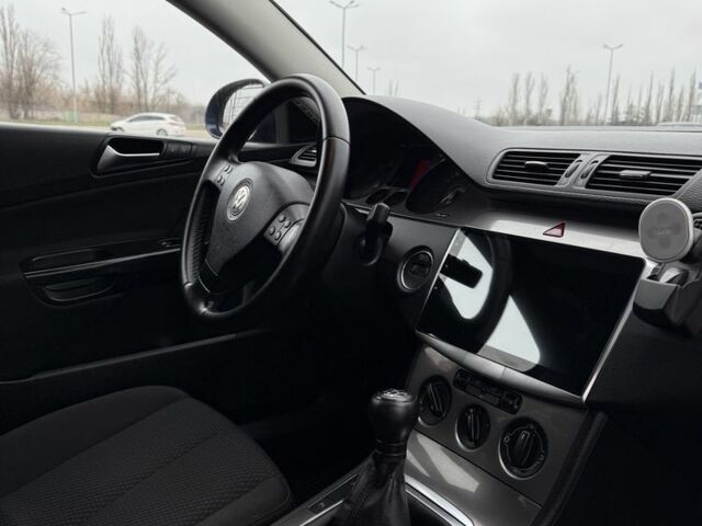 Синий Фольксваген Пассат Вариант, объемом двигателя 1.8 л и пробегом 293 тыс. км за 6700 $, фото 14 на Automoto.ua