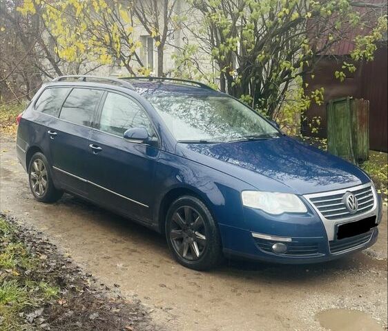 Синий Фольксваген Пассат Вариант, объемом двигателя 2 л и пробегом 530 тыс. км за 3500 $, фото 1 на Automoto.ua