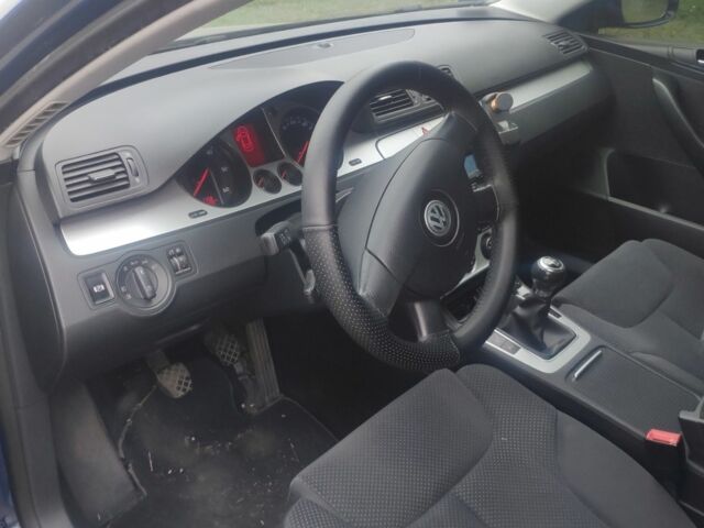 Синій Фольксваген Пассат Варіант, об'ємом двигуна 2 л та пробігом 365 тис. км за 6600 $, фото 5 на Automoto.ua