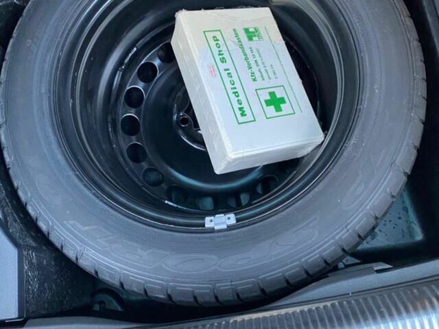 Синий Фольксваген Пассат Вариант, объемом двигателя 1.8 л и пробегом 247 тыс. км за 7700 $, фото 13 на Automoto.ua