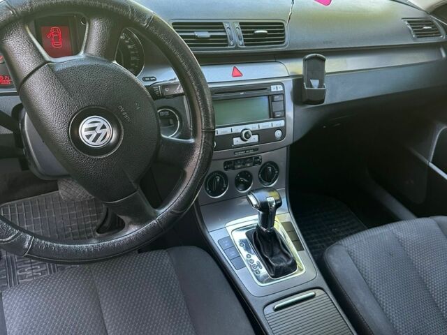 Синій Фольксваген Пассат Варіант, об'ємом двигуна 2 л та пробігом 301 тис. км за 6200 $, фото 6 на Automoto.ua