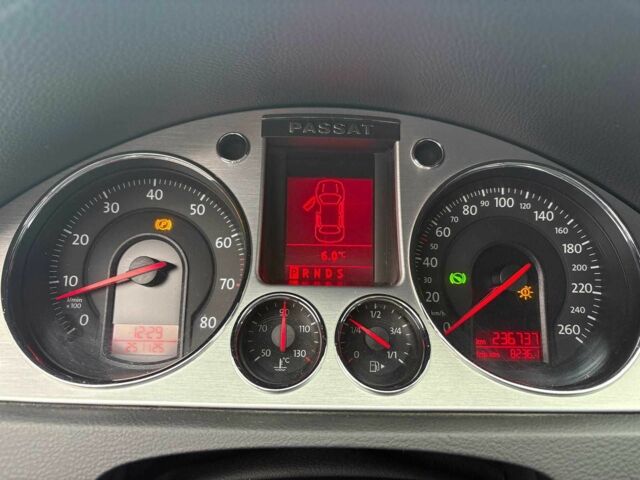 Синій Фольксваген Пассат Варіант, об'ємом двигуна 1.8 л та пробігом 237 тис. км за 6590 $, фото 11 на Automoto.ua