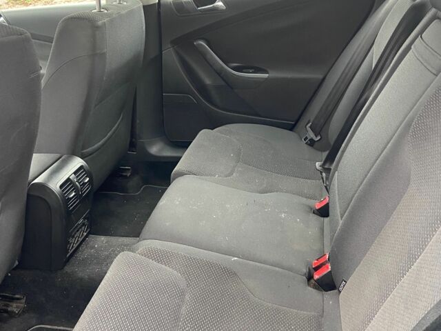 Синій Фольксваген Пассат Варіант, об'ємом двигуна 2 л та пробігом 370 тис. км за 3350 $, фото 6 на Automoto.ua