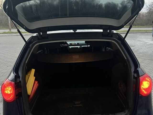 Синій Фольксваген Пассат Варіант, об'ємом двигуна 0 л та пробігом 420 тис. км за 3000 $, фото 2 на Automoto.ua