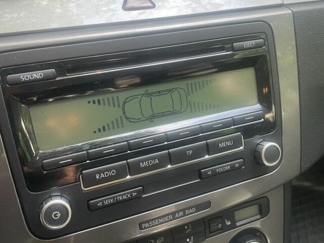 Синий Фольксваген Пассат Вариант, объемом двигателя 1.8 л и пробегом 279 тыс. км за 7500 $, фото 1 на Automoto.ua