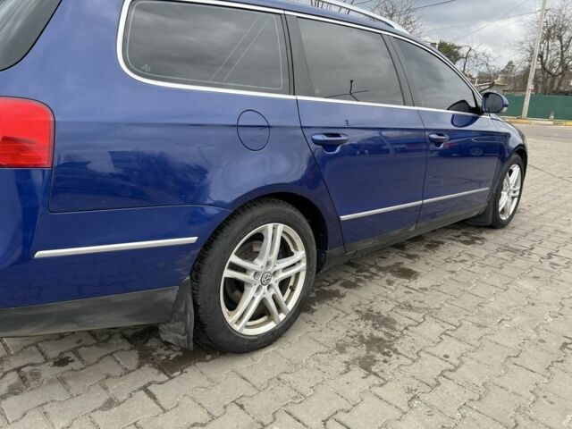 Синій Фольксваген Пассат Варіант, об'ємом двигуна 1.8 л та пробігом 253 тис. км за 7000 $, фото 4 на Automoto.ua