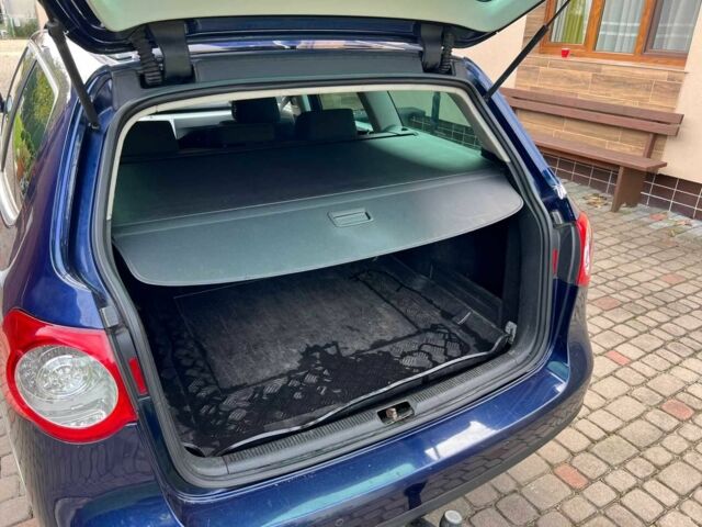 Синій Фольксваген Пассат Варіант, об'ємом двигуна 2 л та пробігом 260 тис. км за 4659 $, фото 7 на Automoto.ua