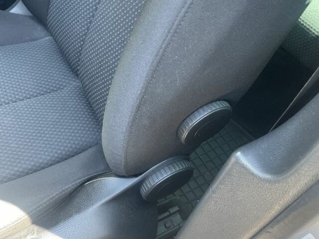 Синий Фольксваген Пассат Вариант, объемом двигателя 1.8 л и пробегом 279 тыс. км за 7500 $, фото 7 на Automoto.ua