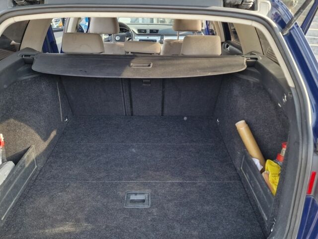 Синий Фольксваген Пассат Вариант, объемом двигателя 1.8 л и пробегом 270 тыс. км за 6350 $, фото 4 на Automoto.ua