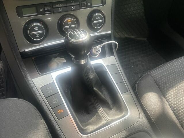 Синий Фольксваген Пассат Вариант, объемом двигателя 1.8 л и пробегом 279 тыс. км за 7500 $, фото 2 на Automoto.ua