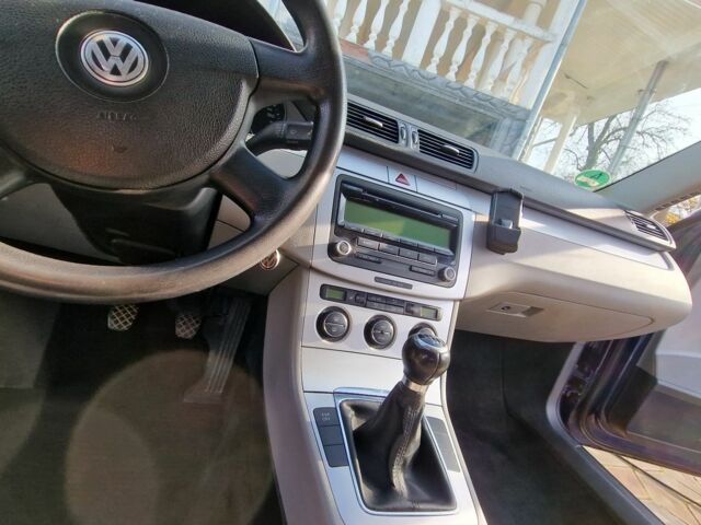 Синий Фольксваген Пассат Вариант, объемом двигателя 1.8 л и пробегом 270 тыс. км за 6350 $, фото 3 на Automoto.ua