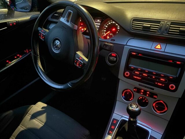 Синий Фольксваген Пассат Вариант, объемом двигателя 2 л и пробегом 307 тыс. км за 4900 $, фото 13 на Automoto.ua