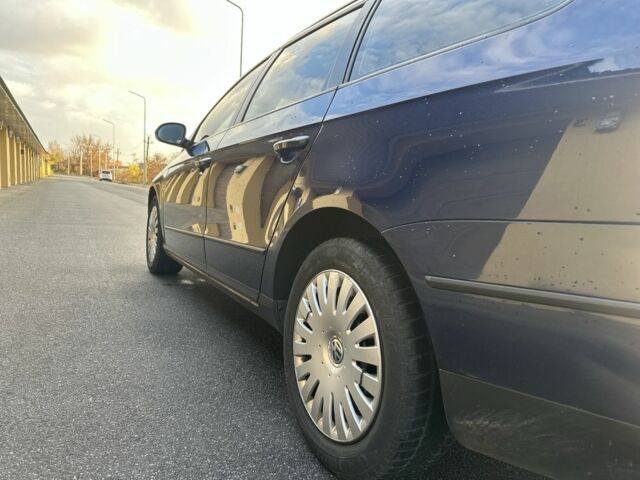 Синий Фольксваген Пассат Вариант, объемом двигателя 2 л и пробегом 260 тыс. км за 7490 $, фото 6 на Automoto.ua