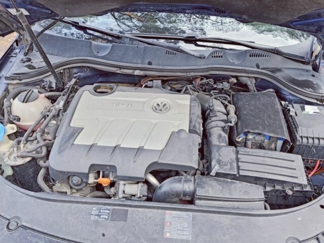 Фольксваген Пассат Варіант 2010 у Сумах на Automoto.ua Синій Фольксваген Пассат Варіант, об'ємом двигуна 2 л та пробігом 275 тис. км за 7950 $, фото 7 на Automoto.ua