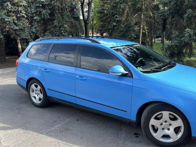 Синій Фольксваген Пассат Варіант, об'ємом двигуна 2 л та пробігом 390 тис. км за 6100 $, фото 4 на Automoto.ua