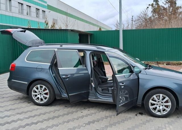 Синій Фольксваген Пассат Варіант, об'ємом двигуна 2 л та пробігом 367 тис. км за 6300 $, фото 2 на Automoto.ua
