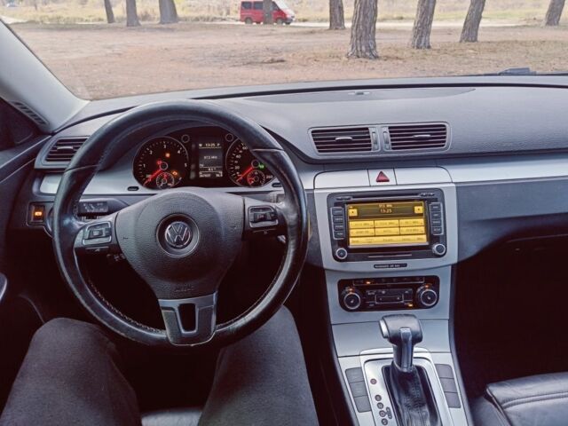 Фольксваген Пассат Варіант 2010 у Сумах на Automoto.ua Синій Фольксваген Пассат Варіант, об'ємом двигуна 2 л та пробігом 275 тис. км за 7950 $, фото 5 на Automoto.ua