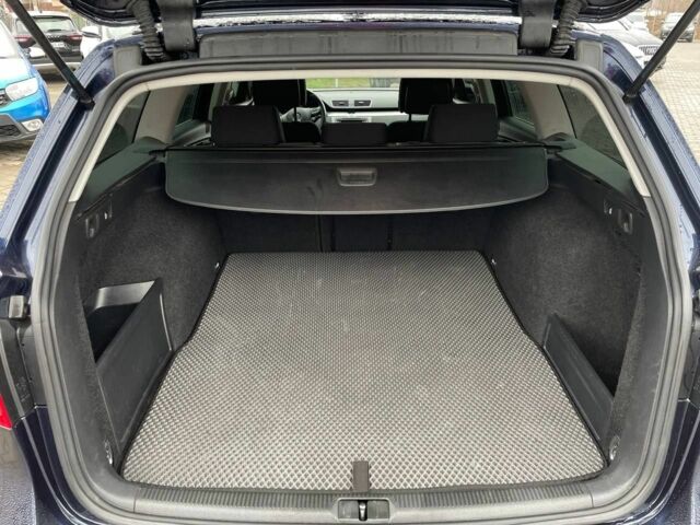 Синій Фольксваген Пассат Варіант, об'ємом двигуна 2 л та пробігом 261 тис. км за 10700 $, фото 22 на Automoto.ua