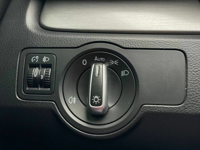 Синій Фольксваген Пассат Варіант, об'ємом двигуна 2 л та пробігом 261 тис. км за 10700 $, фото 17 на Automoto.ua