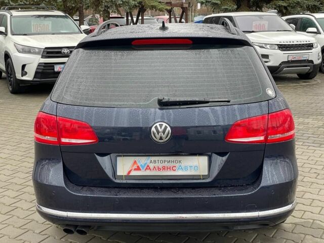 Синій Фольксваген Пассат Варіант, об'ємом двигуна 2 л та пробігом 261 тис. км за 10700 $, фото 5 на Automoto.ua