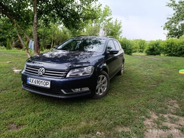 Синій Фольксваген Пассат Варіант, об'ємом двигуна 2 л та пробігом 295 тис. км за 8900 $, фото 1 на Automoto.ua