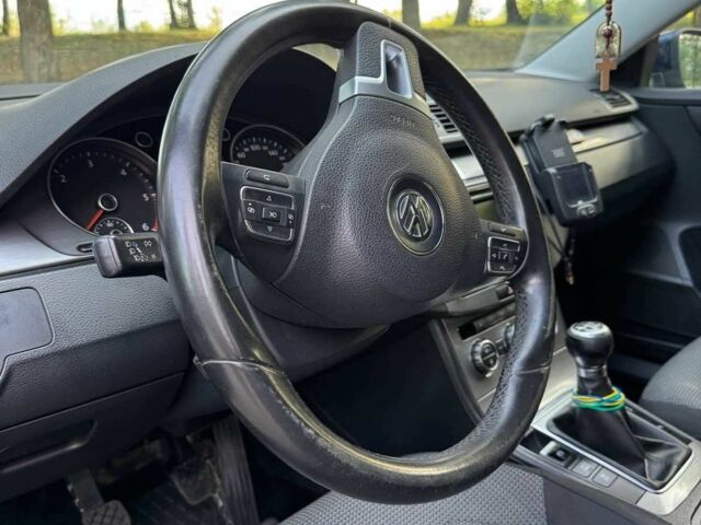 Синій Фольксваген Пассат Варіант, об'ємом двигуна 2 л та пробігом 295 тис. км за 8700 $, фото 7 на Automoto.ua