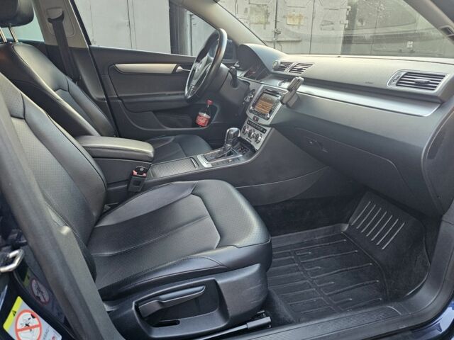 Синий Фольксваген Пассат Вариант, объемом двигателя 2 л и пробегом 300 тыс. км за 13700 $, фото 18 на Automoto.ua