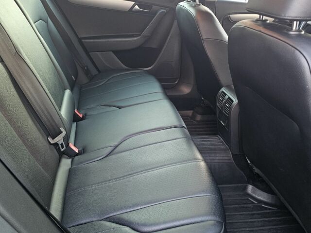 Синий Фольксваген Пассат Вариант, объемом двигателя 2 л и пробегом 300 тыс. км за 13700 $, фото 15 на Automoto.ua