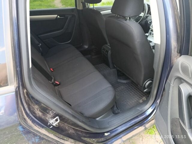 Синій Фольксваген Пассат Варіант, об'ємом двигуна 2 л та пробігом 295 тис. км за 8900 $, фото 3 на Automoto.ua