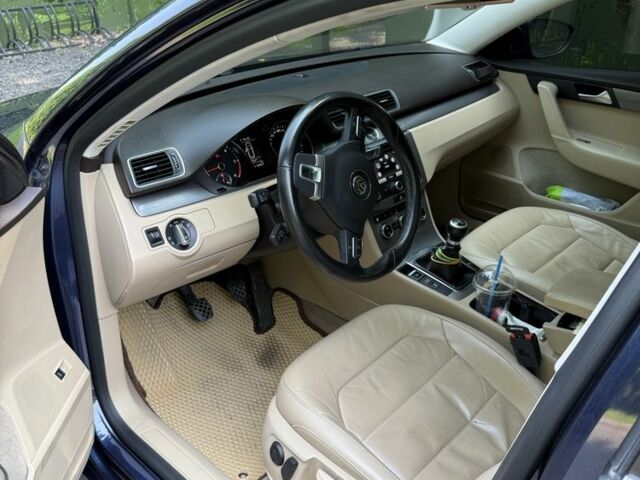 Синий Фольксваген Пассат Вариант, объемом двигателя 2 л и пробегом 280 тыс. км за 9200 $, фото 4 на Automoto.ua