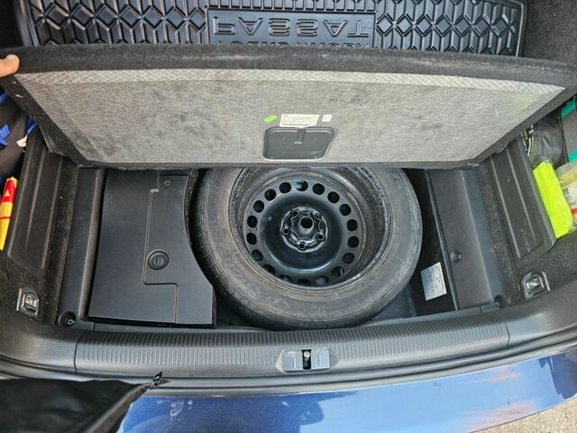 Синий Фольксваген Пассат Вариант, объемом двигателя 2 л и пробегом 300 тыс. км за 13700 $, фото 12 на Automoto.ua