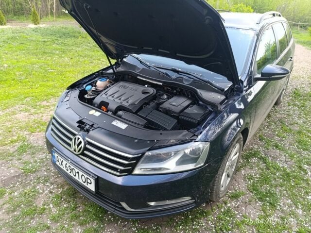 Синій Фольксваген Пассат Варіант, об'ємом двигуна 2 л та пробігом 295 тис. км за 8900 $, фото 2 на Automoto.ua