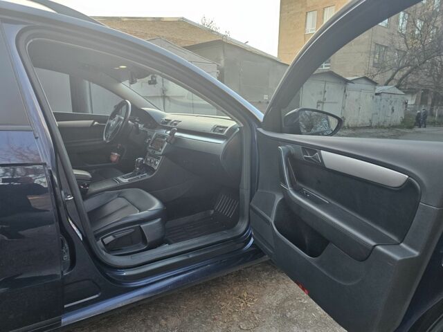 Синий Фольксваген Пассат Вариант, объемом двигателя 2 л и пробегом 300 тыс. км за 13700 $, фото 17 на Automoto.ua