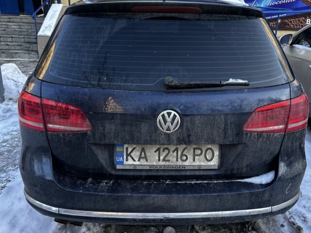 Синій Фольксваген Пассат Варіант, об'ємом двигуна 2 л та пробігом 310 тис. км за 10239 $, фото 2 на Automoto.ua