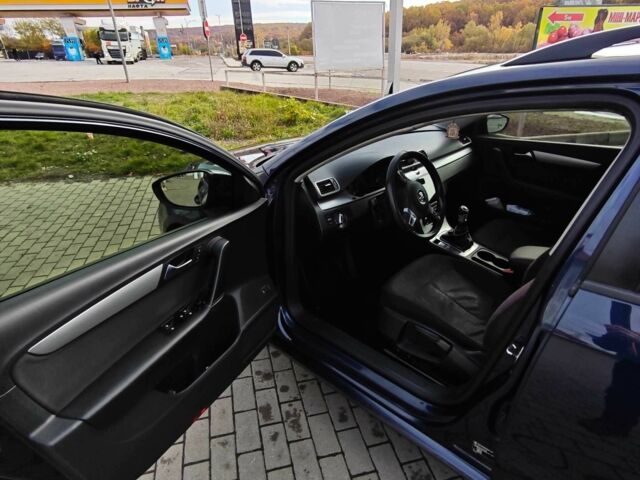 Синий Фольксваген Пассат Вариант, объемом двигателя 1.6 л и пробегом 324 тыс. км за 7500 $, фото 6 на Automoto.ua