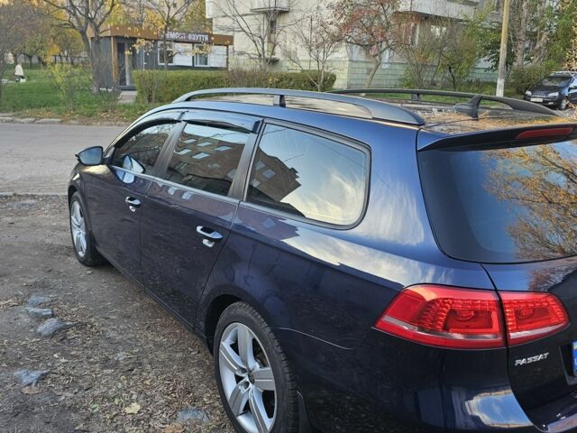 Синий Фольксваген Пассат Вариант, объемом двигателя 2 л и пробегом 300 тыс. км за 13700 $, фото 4 на Automoto.ua