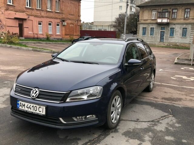 Синий Фольксваген Пассат Вариант, объемом двигателя 1.6 л и пробегом 301 тыс. км за 10919 $, фото 1 на Automoto.ua