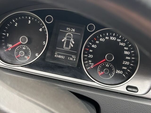 Синий Фольксваген Пассат Вариант, объемом двигателя 2 л и пробегом 435 тыс. км за 10000 $, фото 6 на Automoto.ua