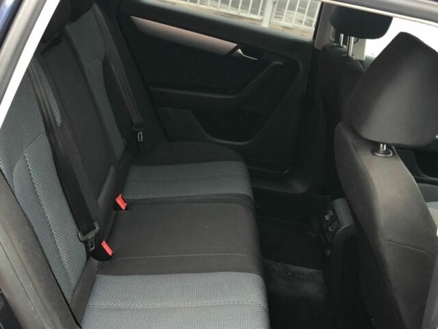 Синий Фольксваген Пассат Вариант, объемом двигателя 1.6 л и пробегом 301 тыс. км за 10919 $, фото 6 на Automoto.ua