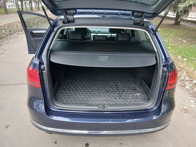 Синий Фольксваген Пассат Вариант, объемом двигателя 1.6 л и пробегом 220 тыс. км за 8200 $, фото 7 на Automoto.ua