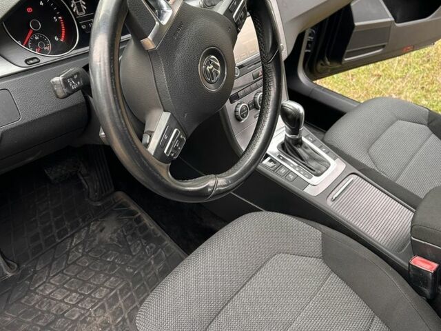 Синий Фольксваген Пассат Вариант, объемом двигателя 2 л и пробегом 435 тыс. км за 10000 $, фото 5 на Automoto.ua