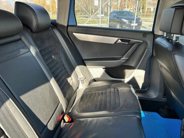 Синій Фольксваген Пассат Варіант, об'ємом двигуна 2 л та пробігом 172 тис. км за 10400 $, фото 19 на Automoto.ua