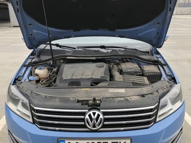 Фольксваген Пассат Варіант 2014 у Софіївська Борщагівка на Automoto.ua Синій Фольксваген Пассат Варіант, об'ємом двигуна 2 л та пробігом 225 тис. км за 9500 $, фото 5 на Automoto.ua