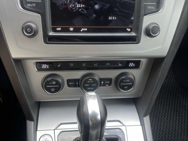 Синий Фольксваген Пассат Вариант, объемом двигателя 1.8 л и пробегом 269 тыс. км за 13800 $, фото 3 на Automoto.ua